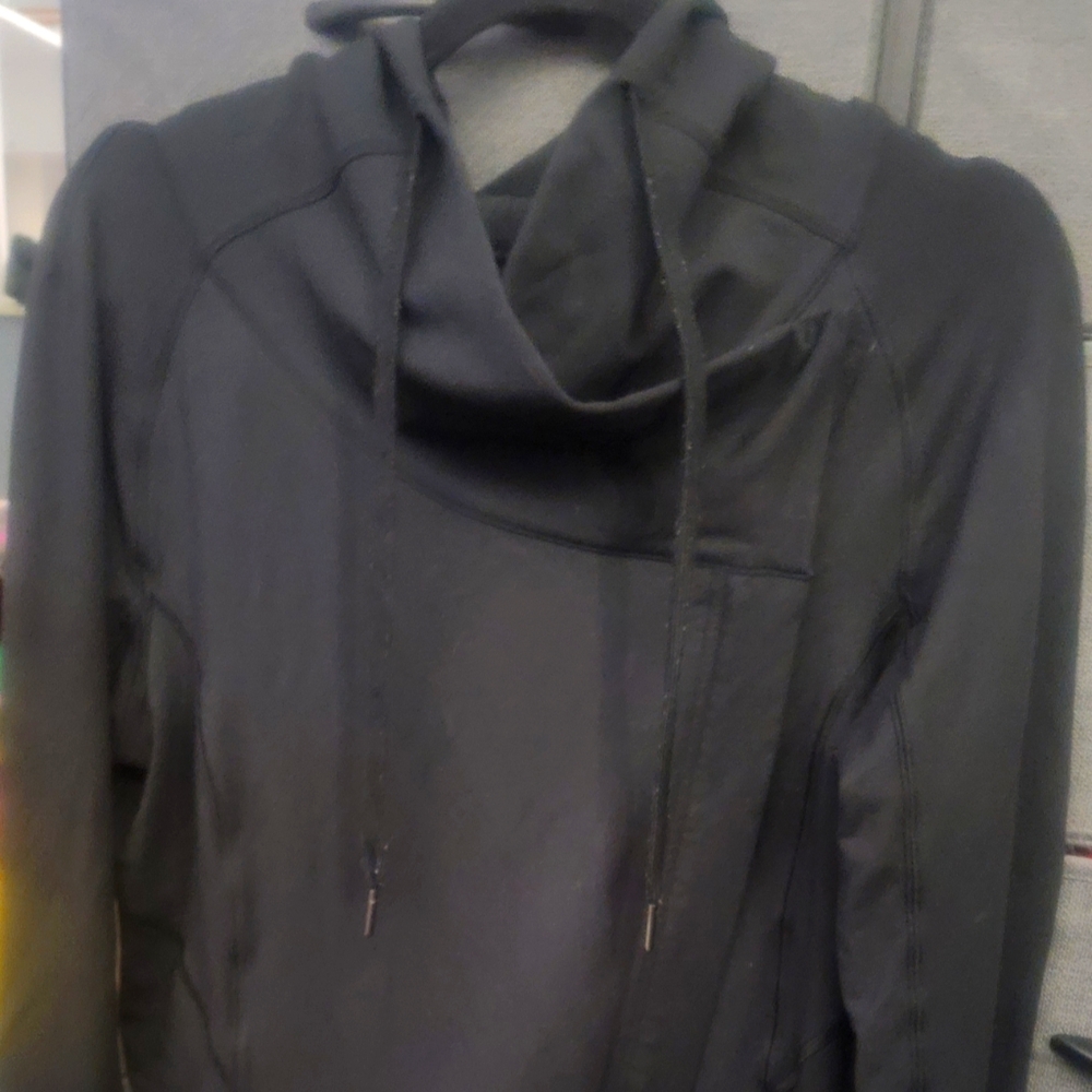 Lululemon Athletica Women’s Black Coast Easy Wrap Size 10